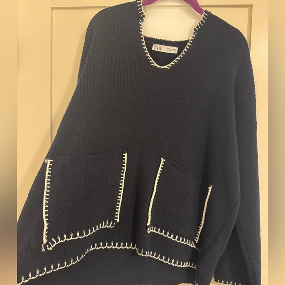 Zara dark navy V-Neck Sweater with White Trim - Picture 3 of 3